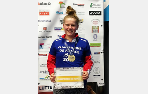 CHAMPIONNATS DE FRANCE :
CHEVREAU Ambre est championne de France en lutte féminine minime 66 kg elle gagne sa finale par tombé ! félicitations le club est fière de toi !